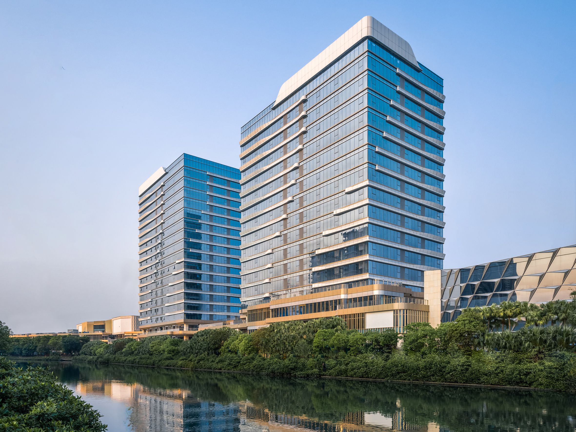 ?？谘啪訕?lè)中心